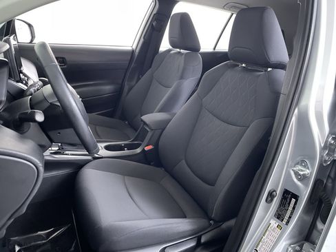 Used 2023 Toyota Corolla Cross LE image 12