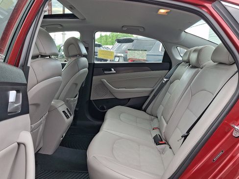 Used 2016 Hyundai Sonata Sport w/ Option Group 03 FWD image 10