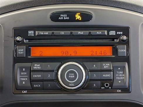 Used 2013 Nissan Juke S image 19