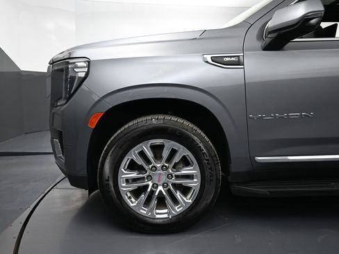 Used 2021 GMC Yukon SLT w/ SLT Premium Package image 12