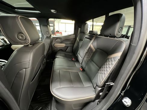 New 2025 GMC Canyon Denali w/ LPO, Denali Black Edition image 26