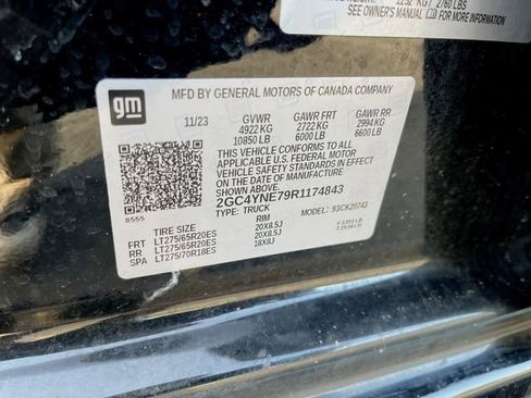 Used 2024 Chevrolet Silverado 2500 LT w/ Midnight Edition image 34