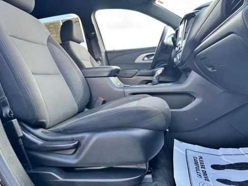 Used 2023 Chevrolet Traverse LT FWD image 10