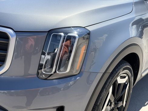 Certified 2025 Kia Telluride S FWD image 9