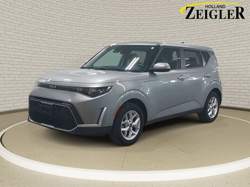 Used 2025 Kia Soul LX w/ LX Technology Package image 1