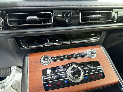 Used 2023 Lincoln Aviator Reserve w/ Equipment Group 201A image 21
