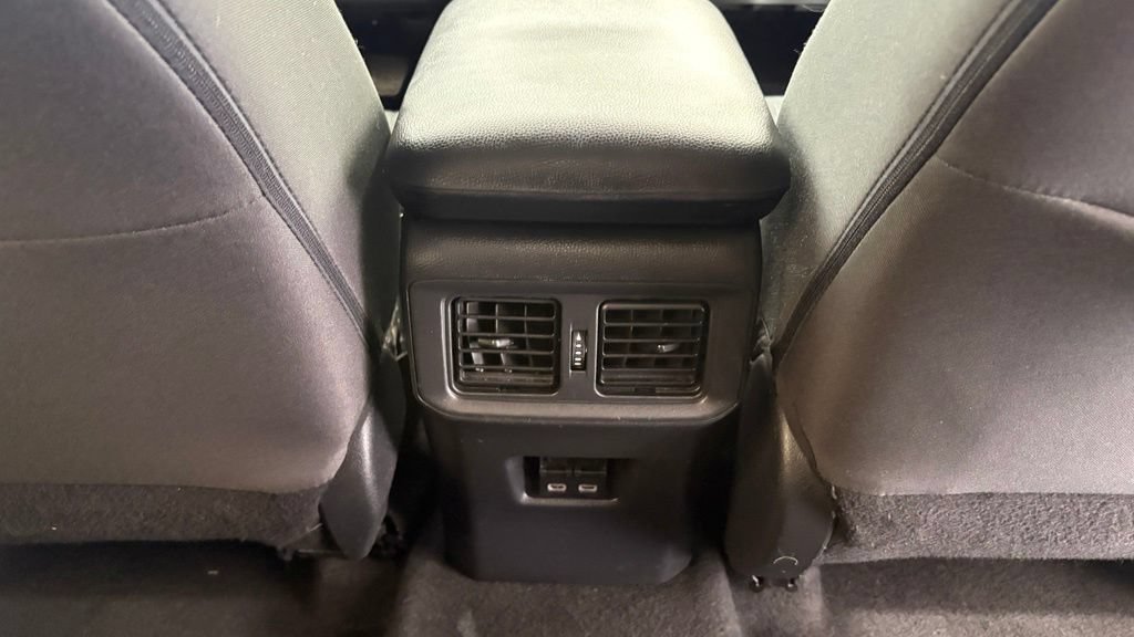 Used 2024 Toyota RAV4 XLE FWD image 27