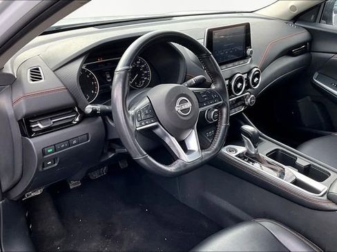 Used 2025 Nissan Sentra SR w/ SR Premium Package image 12