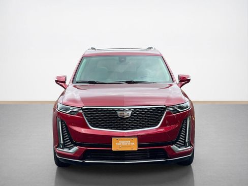 Used 2021 Cadillac XT6 Premium Luxury FWD image 2