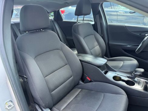 Used 2022 Chevrolet Malibu LT FWD image 32
