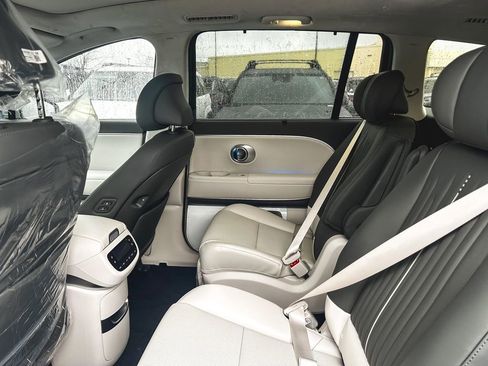 New 2026 Hyundai Ioniq 9 Calligraphy image 13