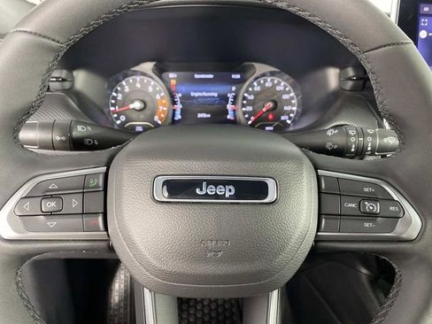 Used 2024 Jeep Compass Latitude w/ Sun and Sound Group AWD/4WD image 15