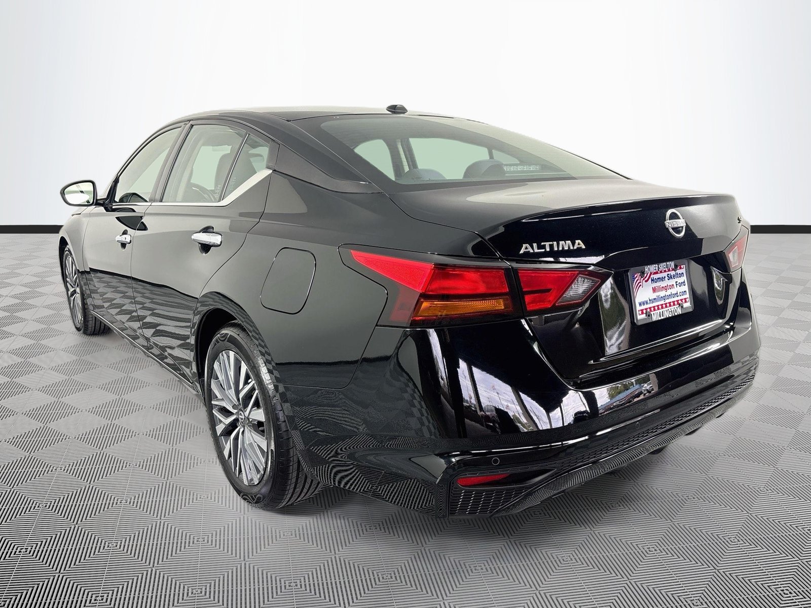 Used 2023 Nissan Altima 2.5 SV FWD image 5