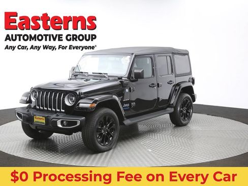Used 2021 Jeep Wrangler Unlimited Sahara w/ Cold Weather Group AWD/4WD image 56