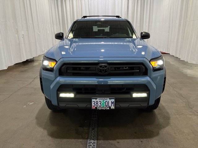 Used 2025 Toyota 4Runner SR5 AWD/4WD image 9
