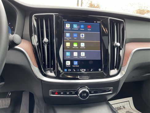 Used 2024 Volvo S60 B5 Plus image 24