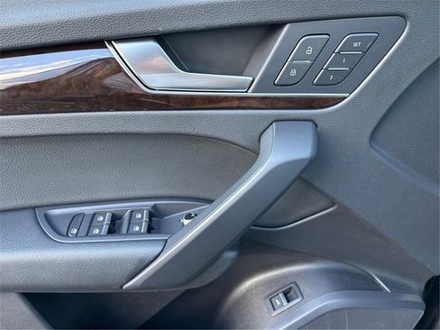 Used 2018 Audi Q5 2.0T Premium Plus image 21