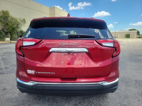 Used 2023 GMC Terrain SLT w/ Infotainment Package II FWD image 7