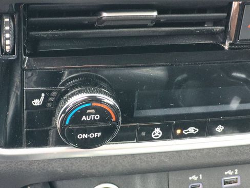 Used 2023 Nissan Rogue SL FWD image 19