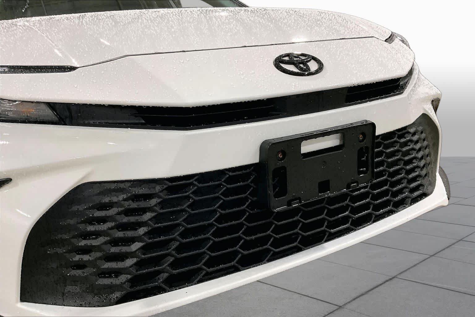 Used 2025 Toyota Camry SE AWD/4WD image 30