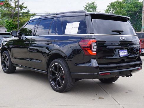 Used 2023 Ford Expedition Limited AWD/4WD image 5