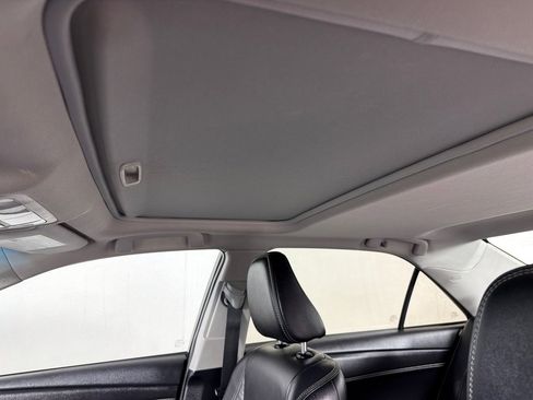 Used 2017 Toyota Camry XLE w/ Moonroof Package FWD image 13