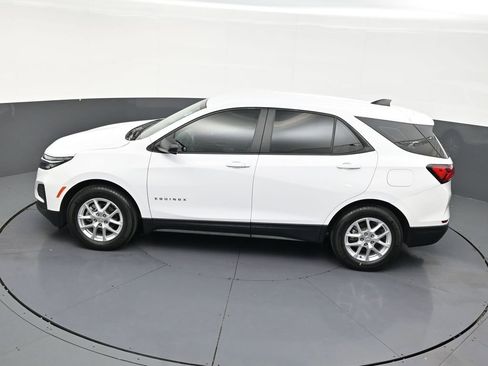 Used 2024 Chevrolet Equinox LS image 14