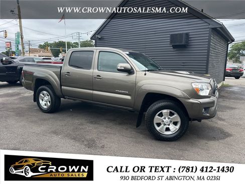 Used 2015 Toyota Tacoma 4x4 Double Cab w/ TRD Sport Package image 3