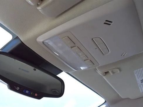 Used 2020 Buick Encore Essence FWD image 19