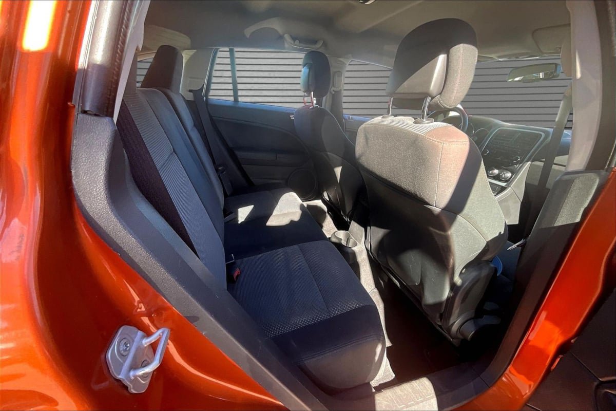 Used 2011 Dodge Caliber Heat FWD image 25