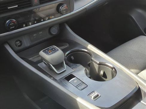 Certified 2024 Nissan Rogue SV FWD image 15