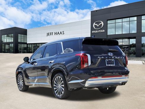 Used 2023 Hyundai Palisade Calligraphy w/ Cargo Package FWD image 2