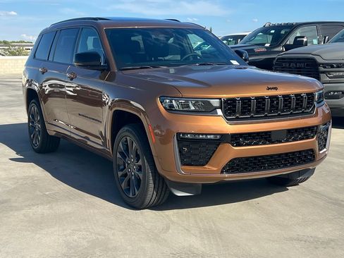 New 2026 Jeep Grand Cherokee L Limited AWD/4WD image 12