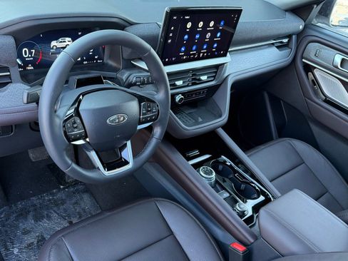 Used 2025 Ford Explorer Platinum w/ LUX Leather Package AWD/4WD image 20