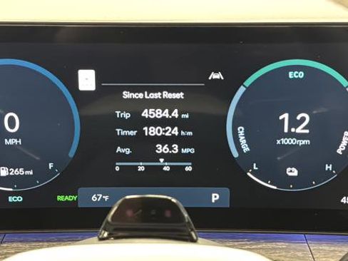 Used 2025 Hyundai Santa Fe Limited image 17