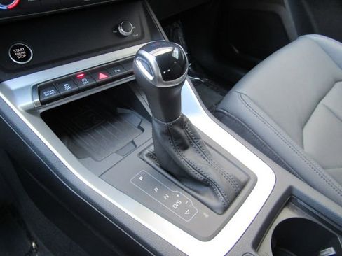 Used 2024 Audi Q3 2.0T Premium w/ Convenience Package image 47