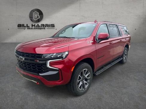 Used 2024 Chevrolet Suburban Z71 w/ Luxury Package AWD/4WD image 1