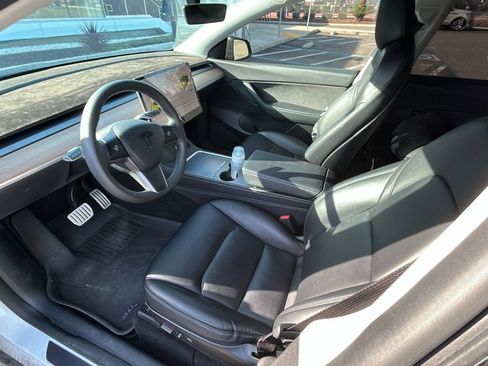 Used 2022 Tesla Model Y Performance image 3