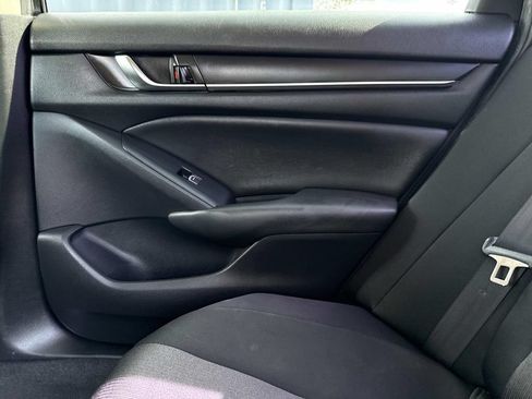 Used 2020 Honda Accord EX image 18