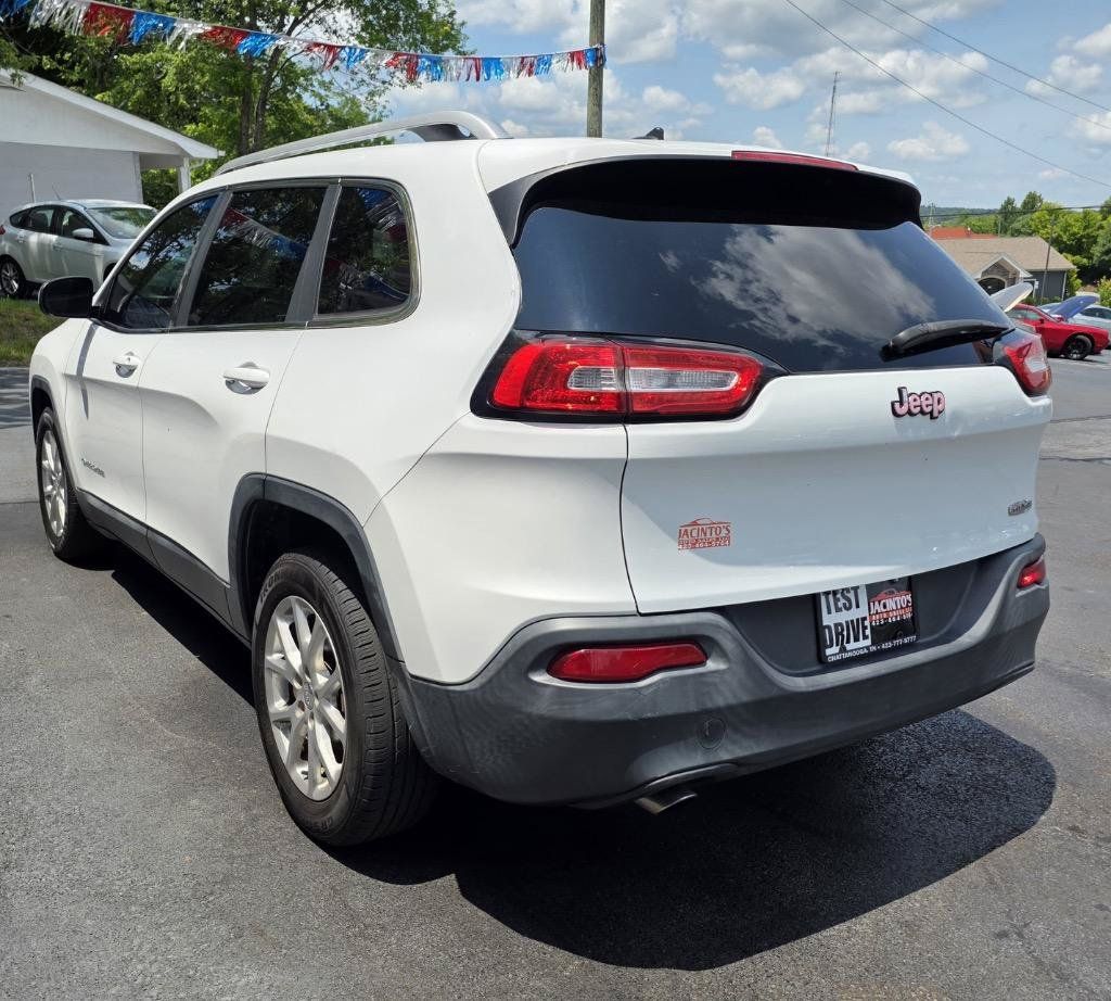 Used 2014 Jeep Cherokee Latitude FWD image 3