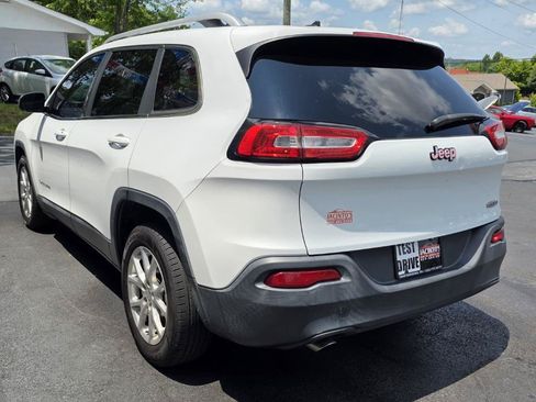 Used 2014 Jeep Cherokee Latitude FWD image 3