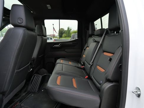 Used 2025 GMC Sierra 1500 AT4 w/ Technology Package AWD/4WD image 25