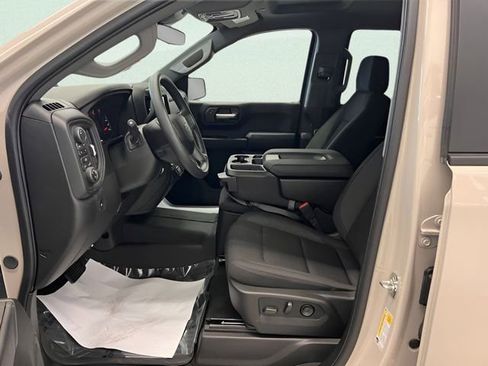 Used 2026 Chevrolet Silverado 1500 Custom Trail Boss w/ Dark Appearance Package AWD/4WD image 12