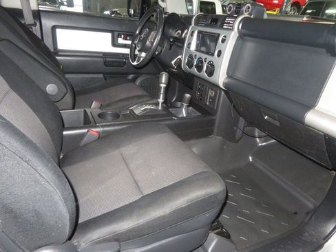 Used 2007 Toyota FJ Cruiser 4WD w/ Upgrade Pkg 1 image 31