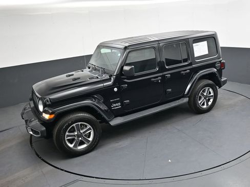 Used 2022 Jeep Wrangler Unlimited Sahara w/ Dual Top Group image 36
