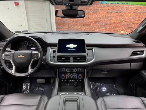 Used 2021 Chevrolet Suburban LT image 12