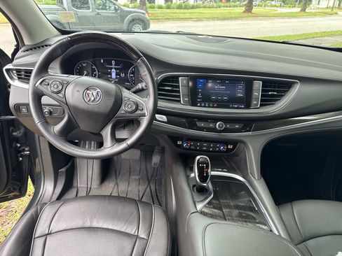 Used 2021 Buick Enclave Avenir w/ Avenir Technology Package FWD image 17