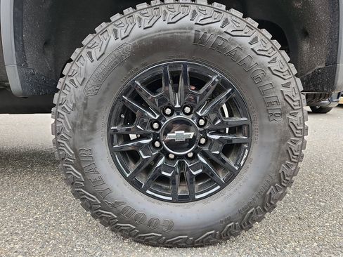 Used 2026 Chevrolet Silverado 2500 ZR2 AWD/4WD image 8