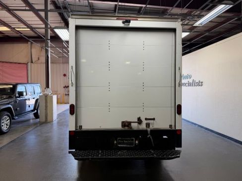 Used 2022 Ford Transit 350 DRW RWD image 3