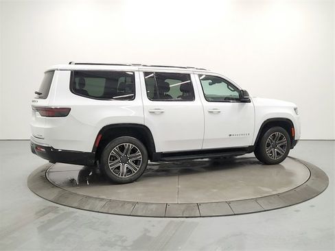 Used 2024 Jeep Wagoneer Series II w/ Flexible Seating Group image 7